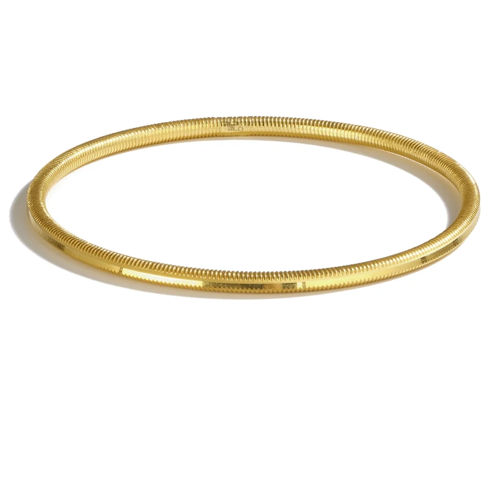 Mavi kadranlı şık bir saat