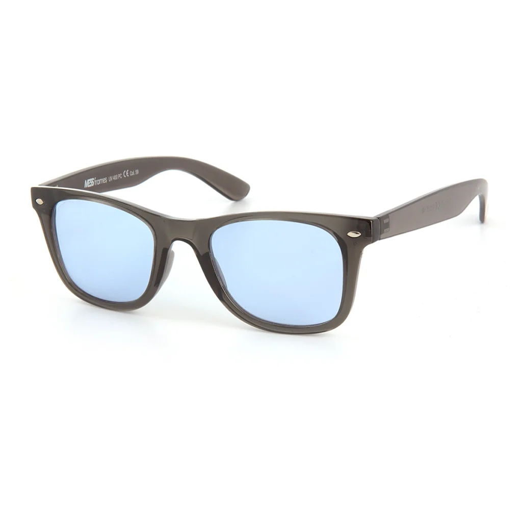 Mavi kadranlı şık bir saat